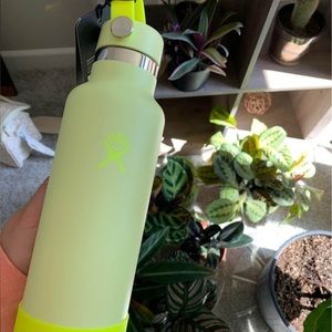 Neon Yellow Hydroflask 24 Oz